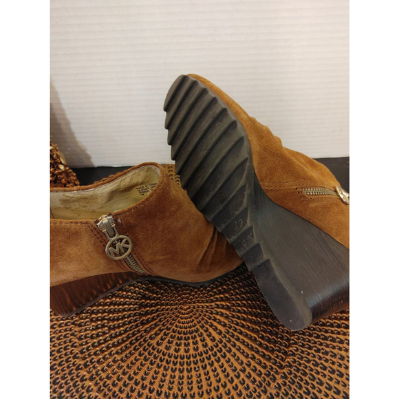 Michael Kors Suede Booties Size 7.5 - Picture 6 of 6